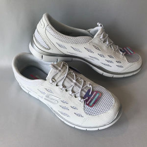 skechers gratis going places white